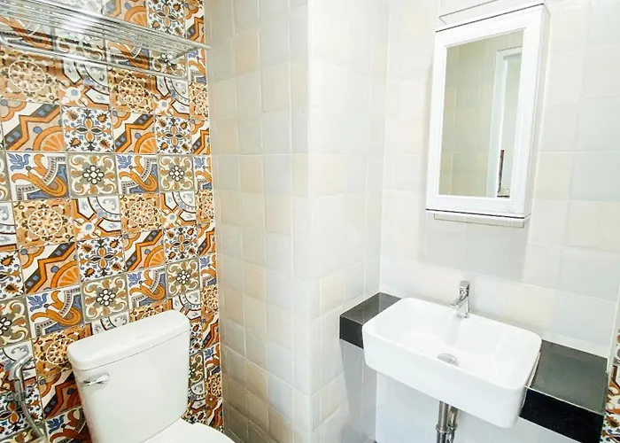Gp House - Sukhumvit Onnut Bts Skytrain 5* 曼谷